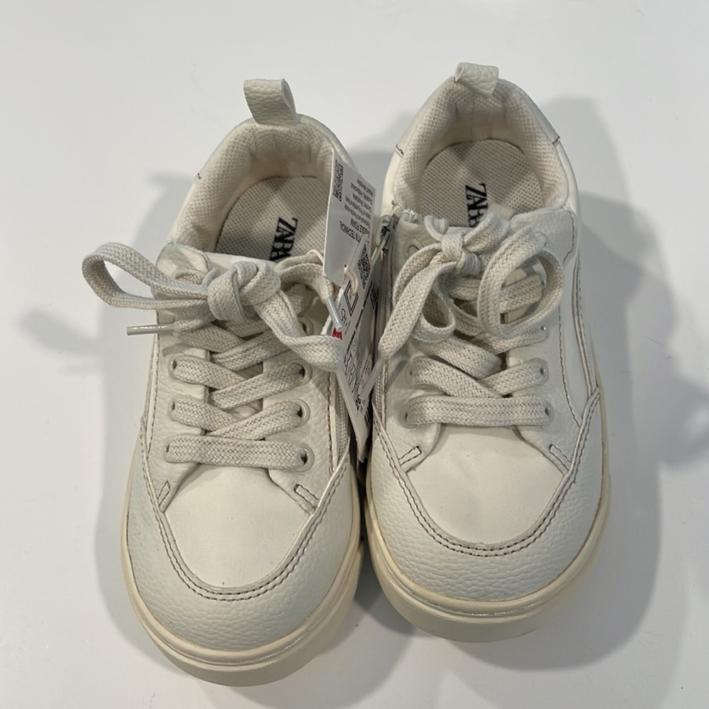 Sneakers - Picture 3 of 6
